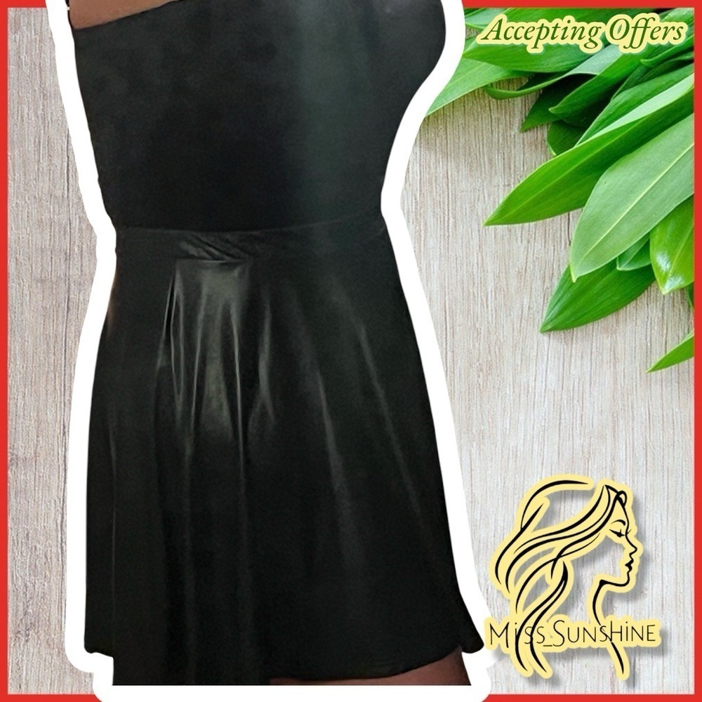 Forever 21 - Sz M - PU faux leather matte Black skirt - elastic waist - A-Line - Picture 2 of 4